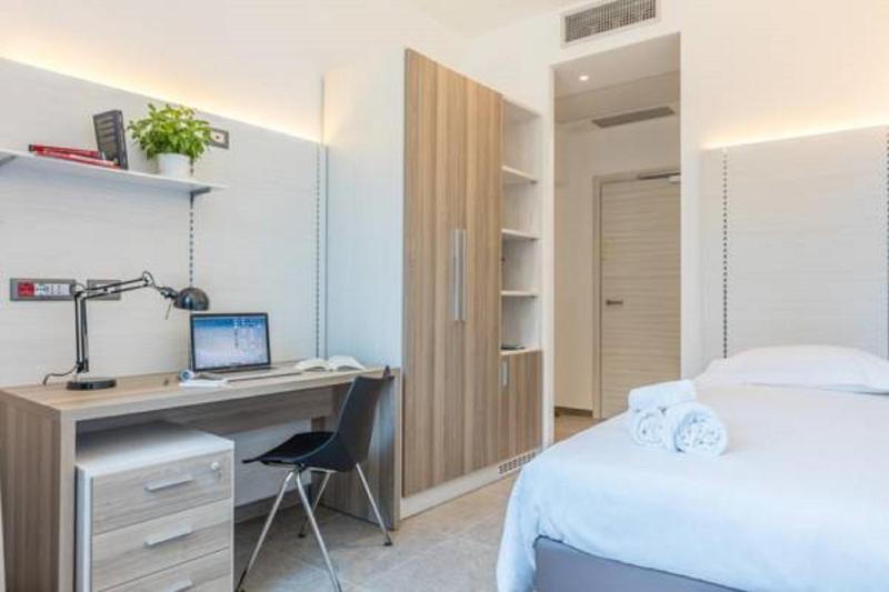 Single Room image 2
