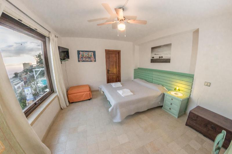 Double Room with Garden View image 3