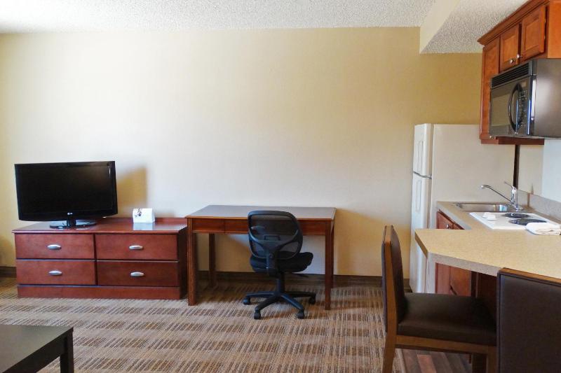 One Bedroom Suite - Non-Smoking image 4