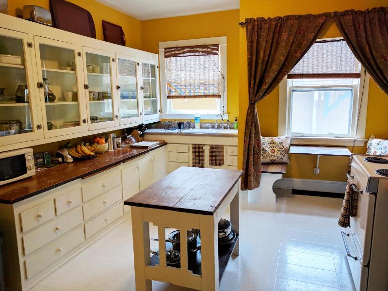 Bluebird Guesthouse - image 45