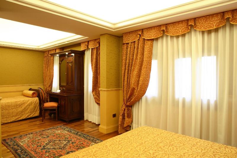 Junior Suite image 3