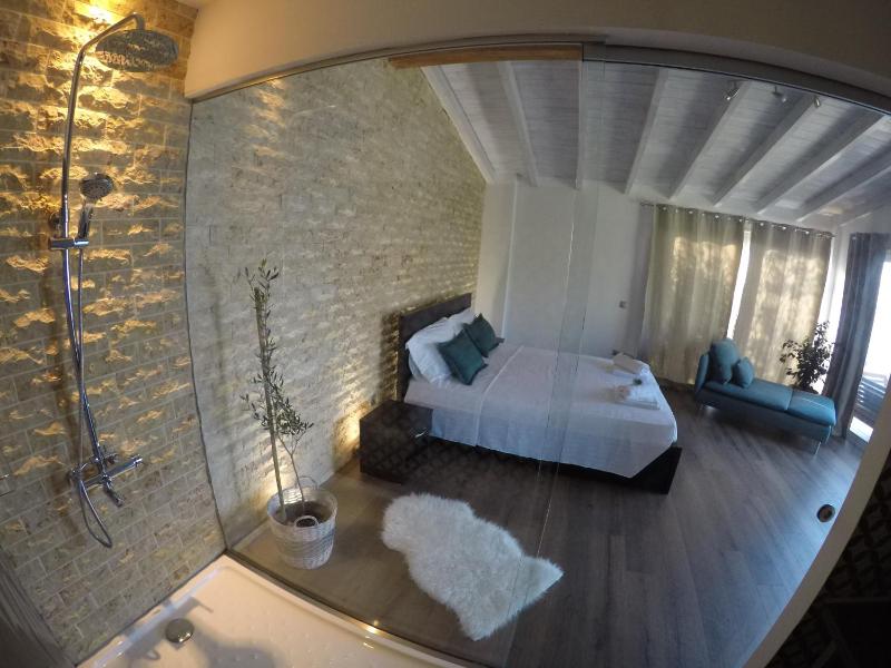 Superior Apartment image 3