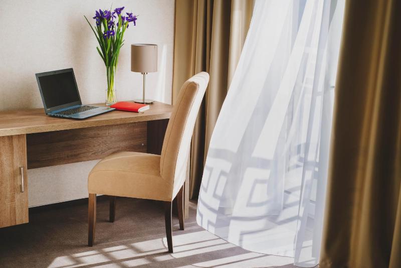 Standard Double Room image 4