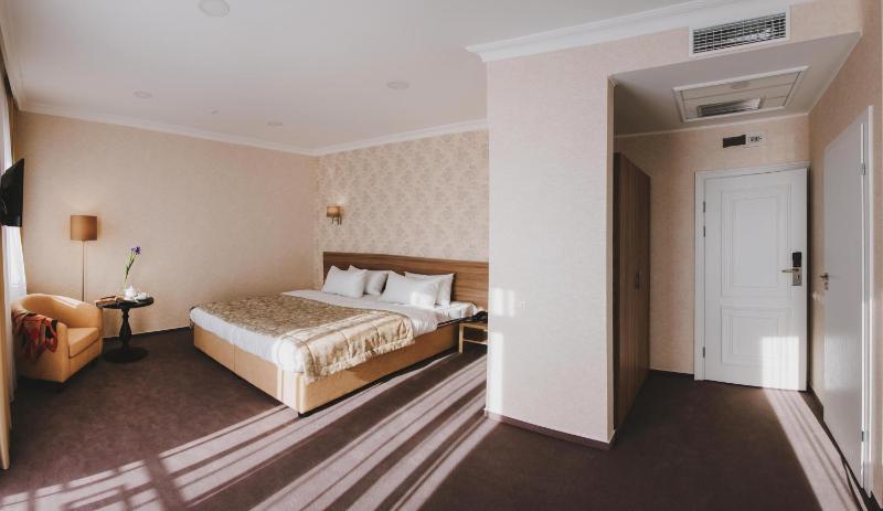 Junior Suite image 2