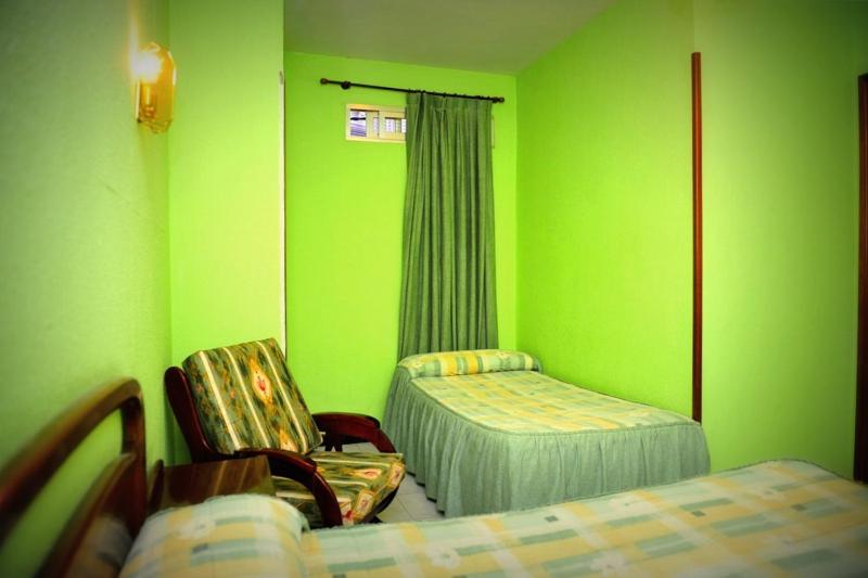 Classic Triple Room image 3