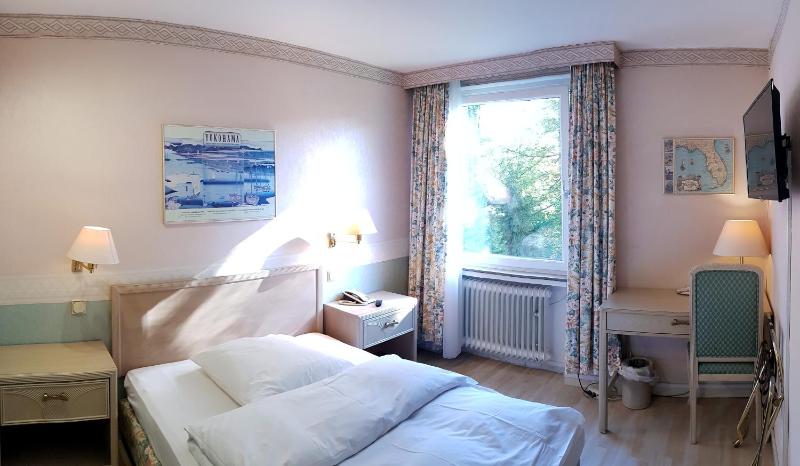 Standard Single Room image 4