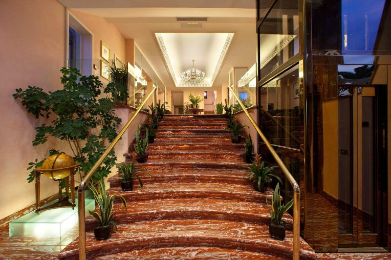 Hotel Continental - image 50