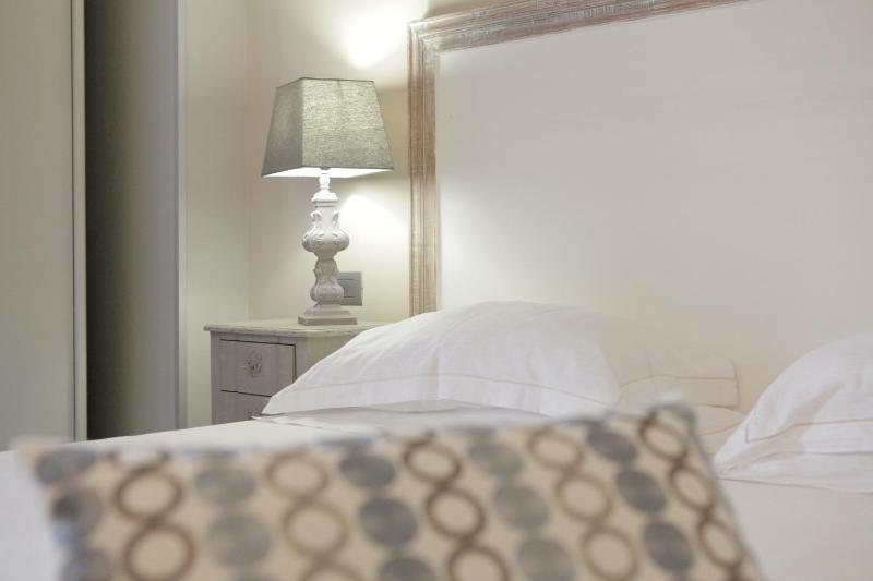 Deluxe Single Room with Balcony and Sea View image 1