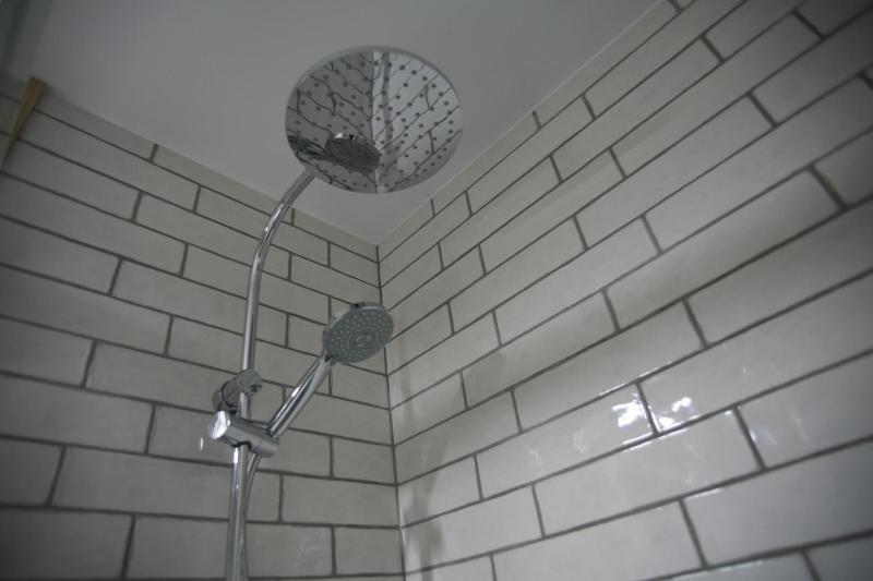 Large Double Room- Aparellats image 2