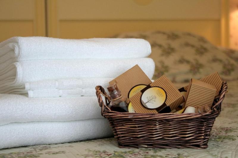 Double or Twin Room image 2