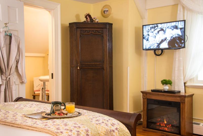 Standard Queen Room image 2