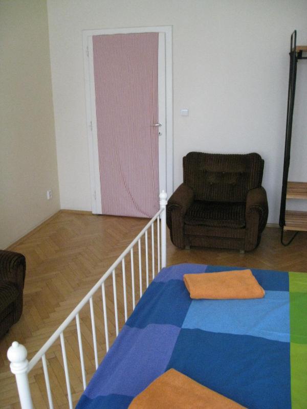 Double Room with Shared Bathroom image 3