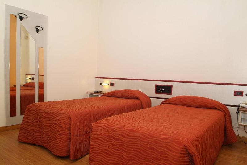 Hotel Maxim - image 4