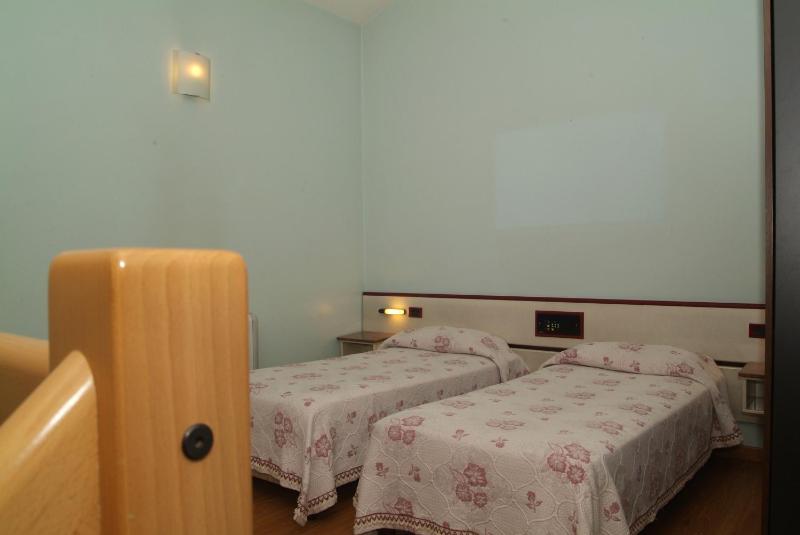 Quadruple Room image 3
