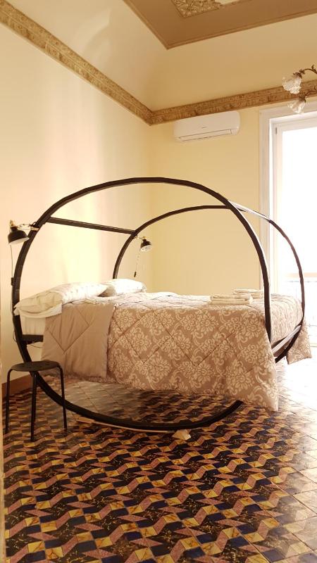 Queen Room image 4