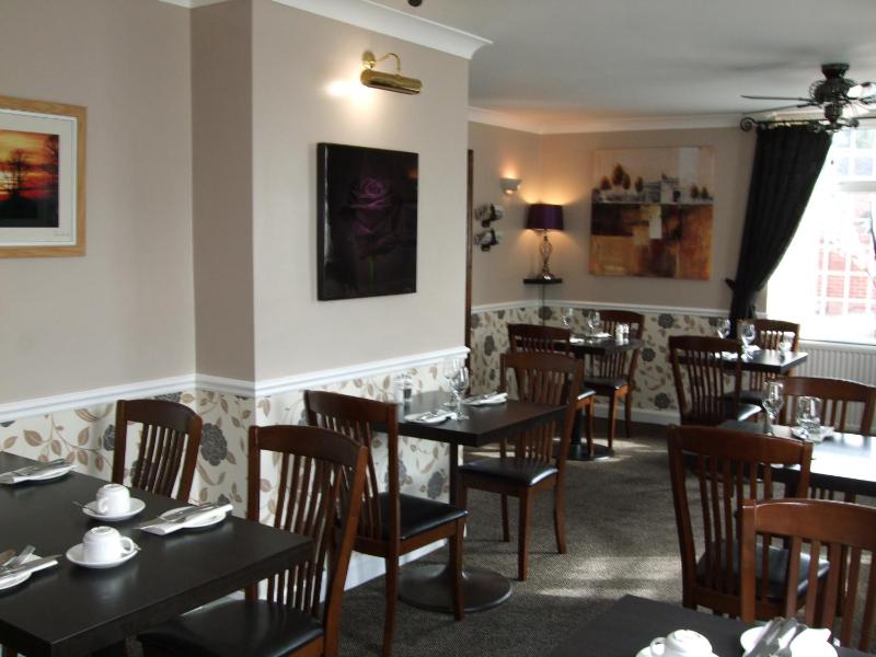 Grove House - Woodbridge - image 10