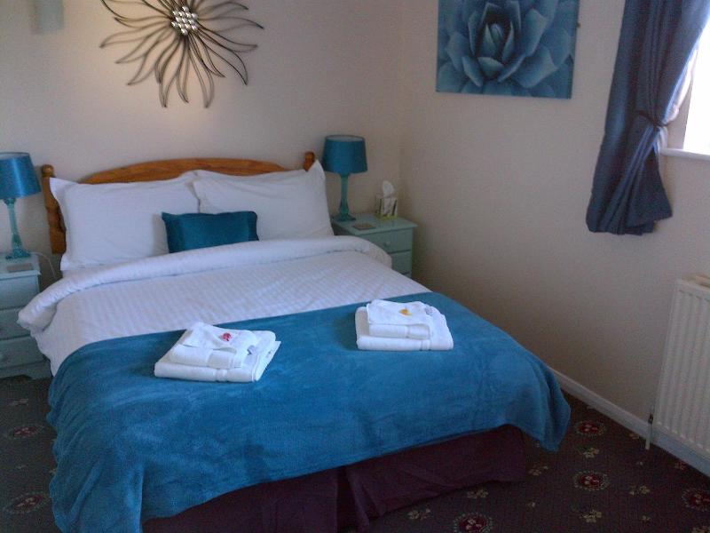 Grove House - Woodbridge - image 22