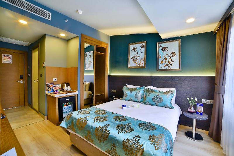 Double or Twin Room image 2