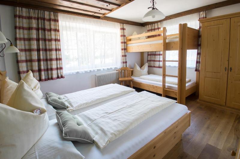 Quadruple Room image 3