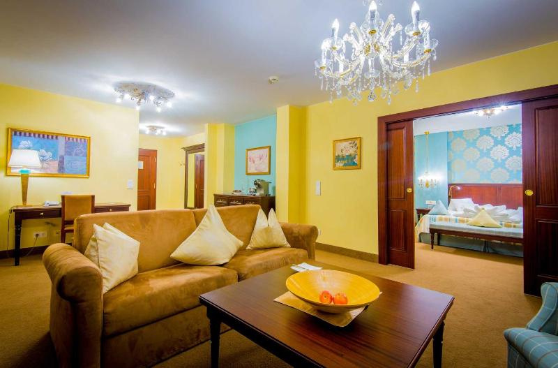 Royal Suite with Balcony and River and Mountain View  image 3