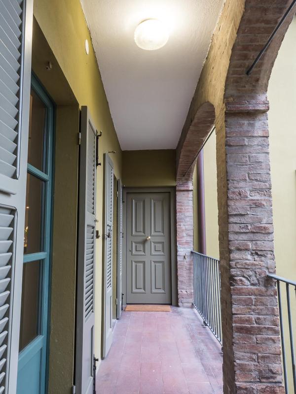 Three-Bedroom Apartment with Balcony image 4
