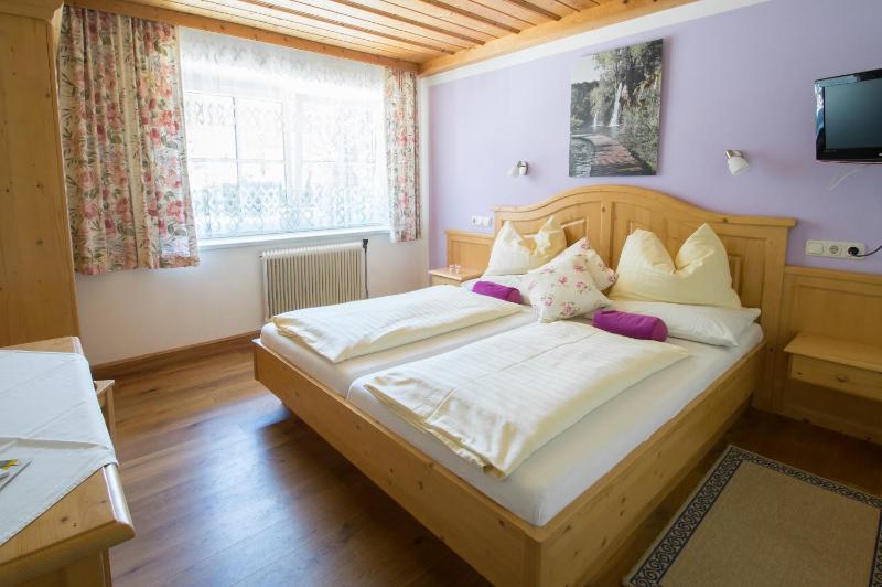 Double Room image 1