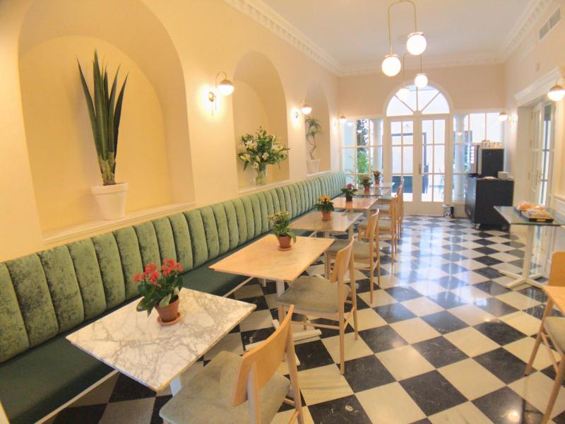 Halo Boutique Hotel - image 2