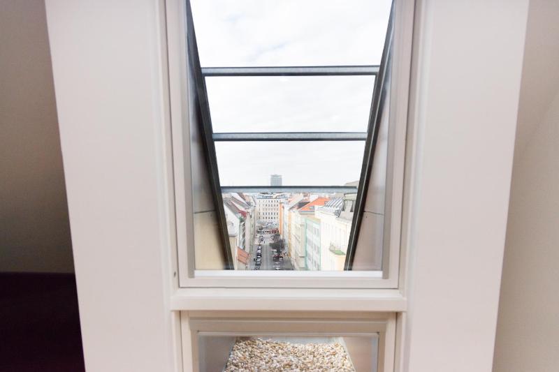 One-Bedroom Apartment image 2