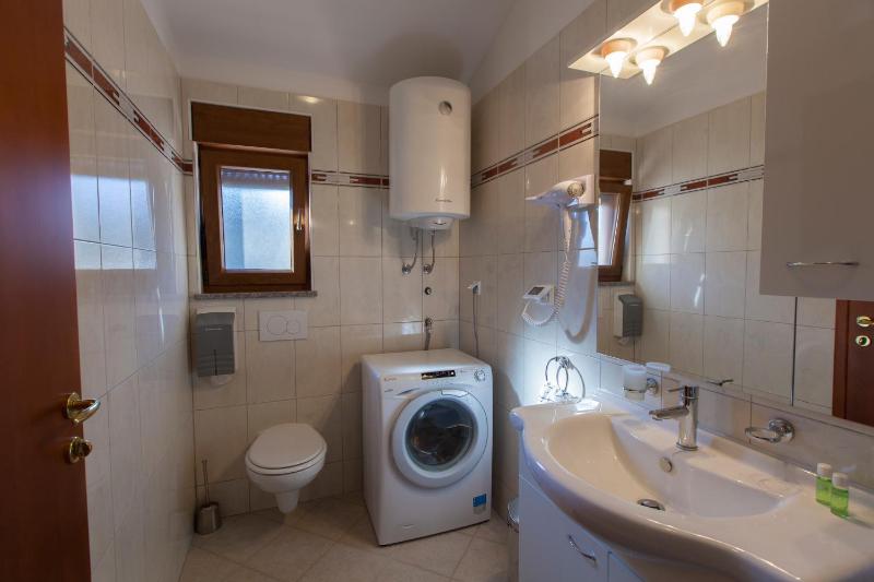 Budget Double Room image 2
