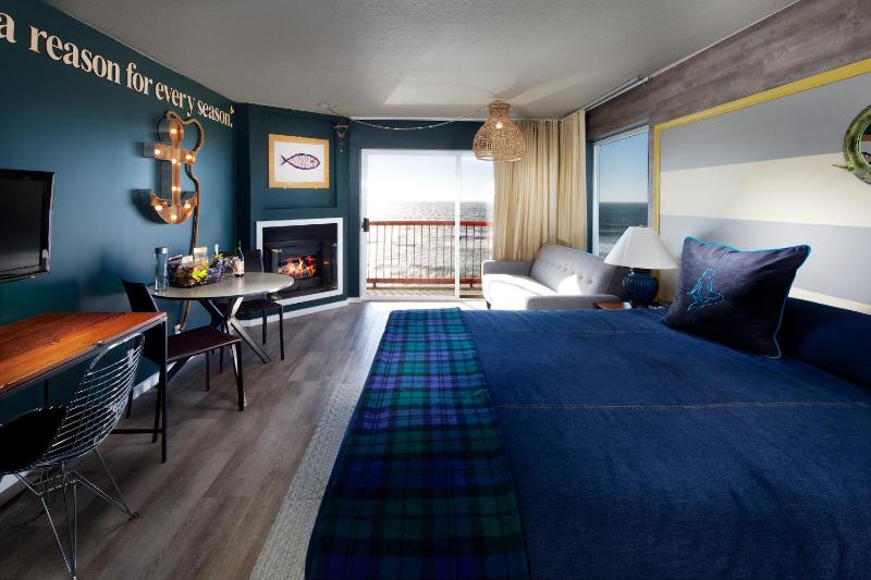 Standard King with Fireplace image 4