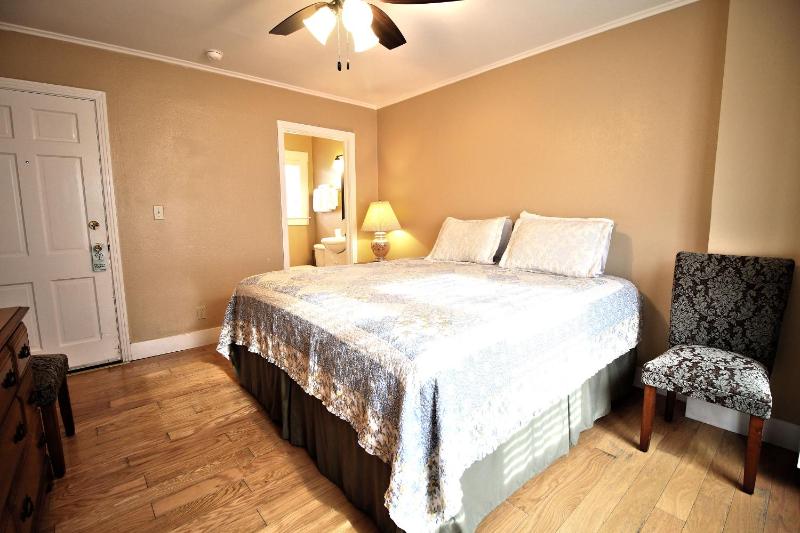 King Room image 2