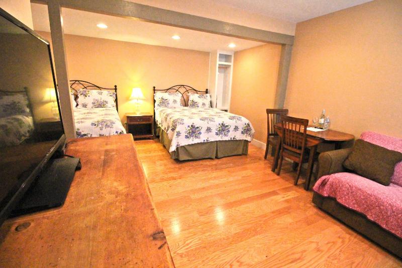 Peach Tree Inn & Suites - image 19