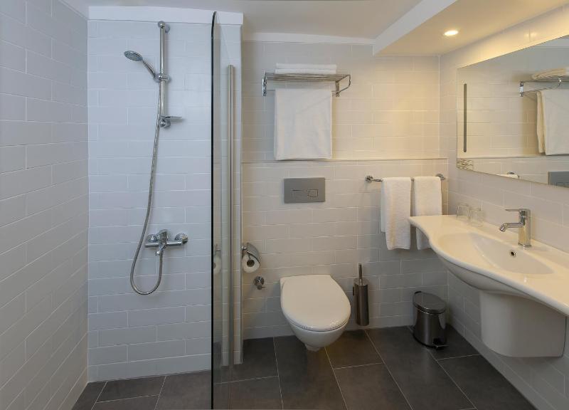 Twin Room with Sea View image 2