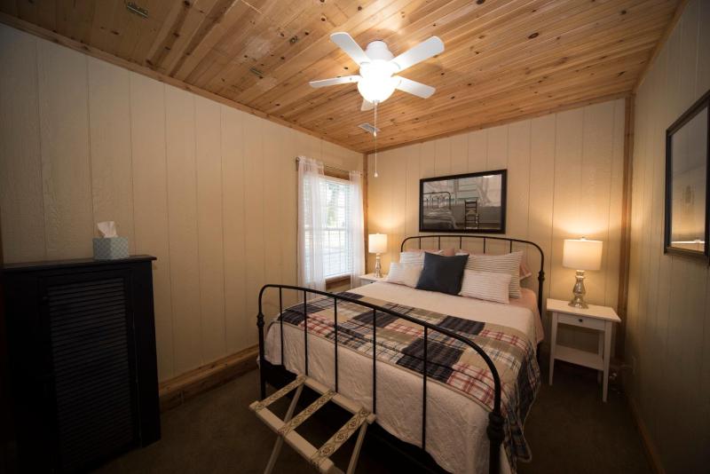 Two-Bedroom Cottage image 3