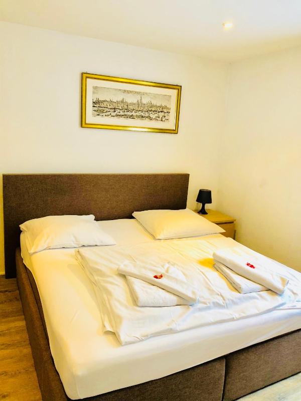 Double Room image 4