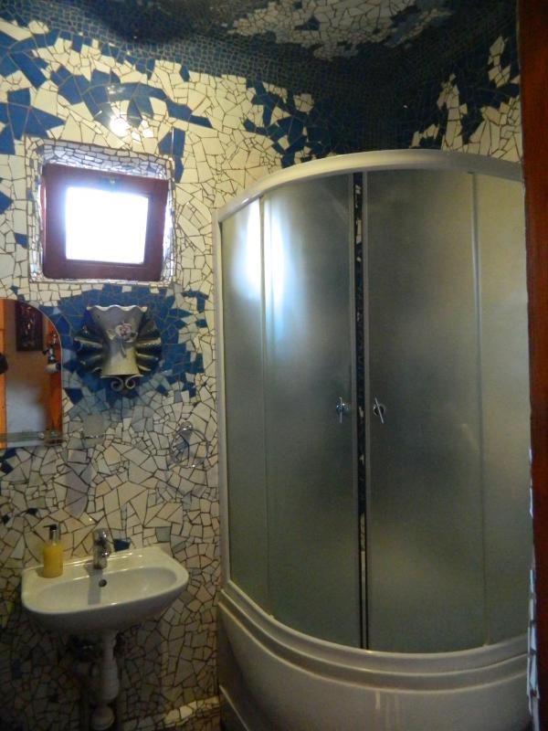Family Room (2 Adults + 1 Child) image 3