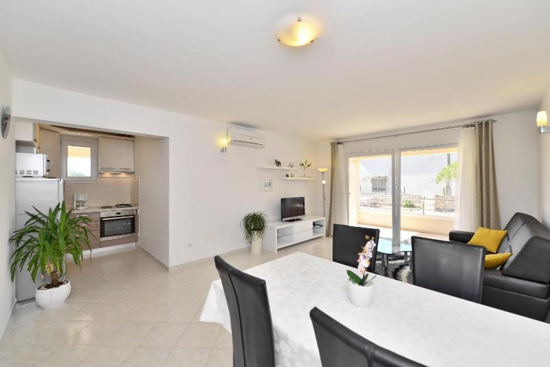 Holiday Home image 1