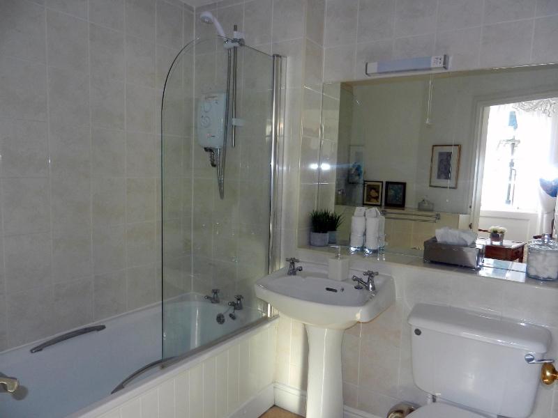 Superior King Room image 2