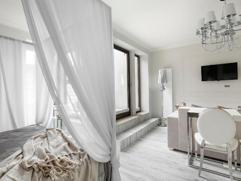 Premium Quadruple Room image 3