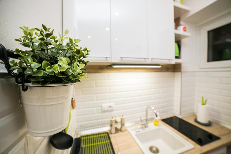 Cosmopolitan Apartment - image 11