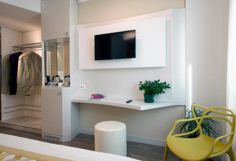 Ark Hotel - image 12