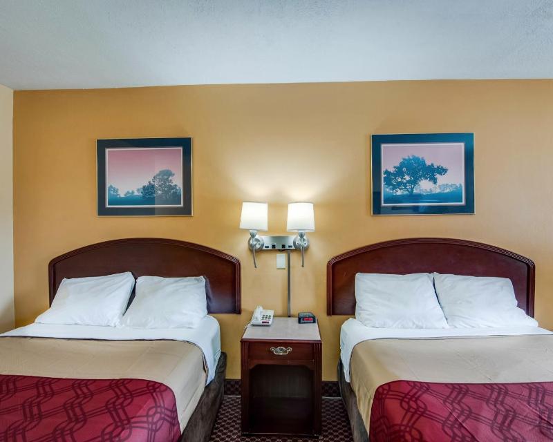 Double Room with Two Double Beds image 2