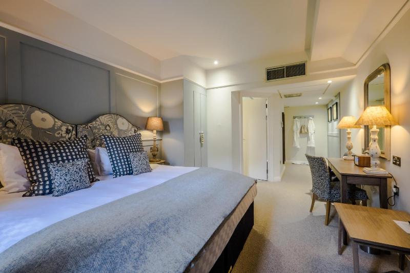 Double Room image 3