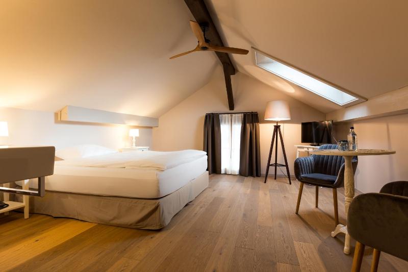 Double Room image 2