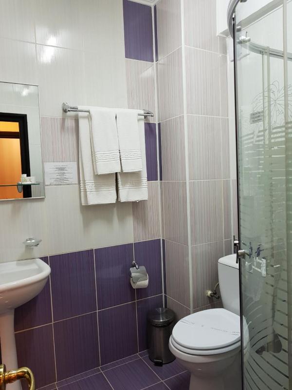 Standard Double Room image 4