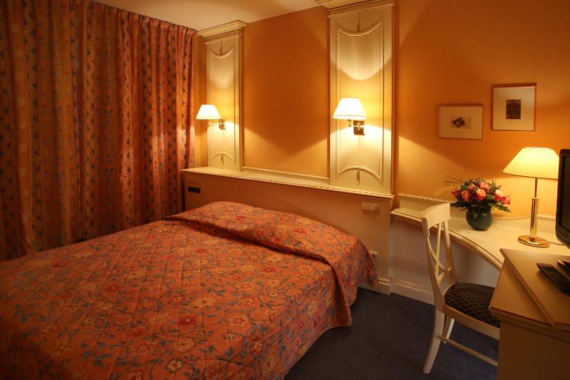 Single Room image 4