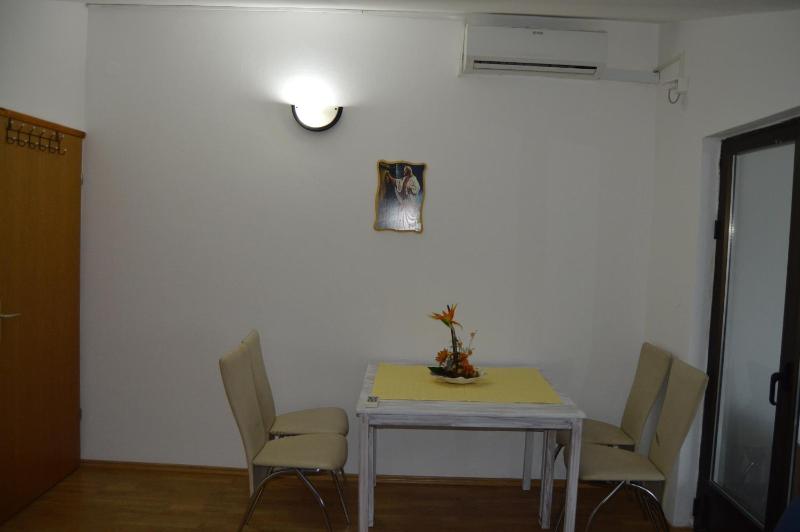 Double or Twin Room image 3