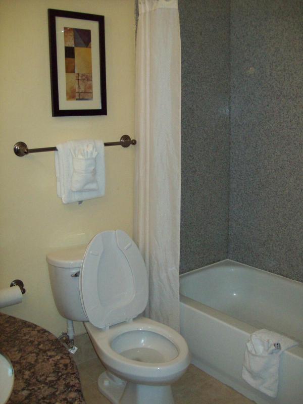 King Room - Non-Smoking image 2