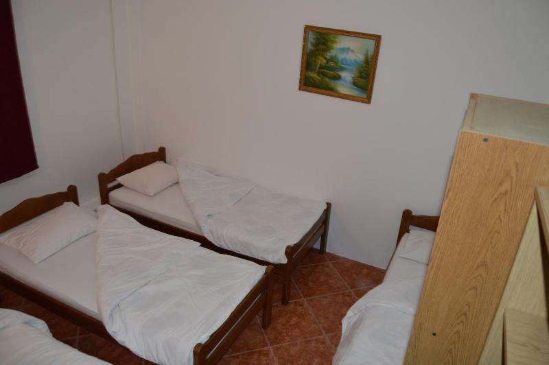 Quadruple Room image 2