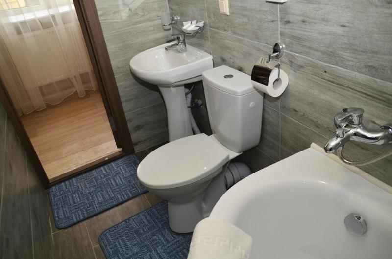 Standard Suite image 4
